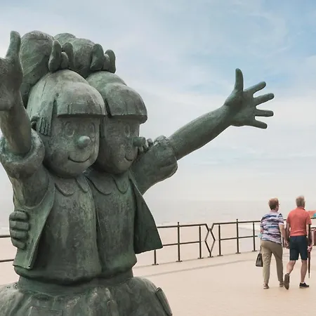 Seaside With Stunning Views *